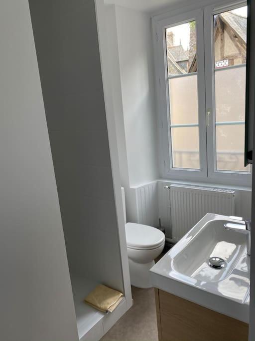 Appartement En Plein Coeur Historique De Dinan Extérieur photo